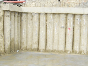 Tamsái munkagödör megtámasztás cölöpfallal